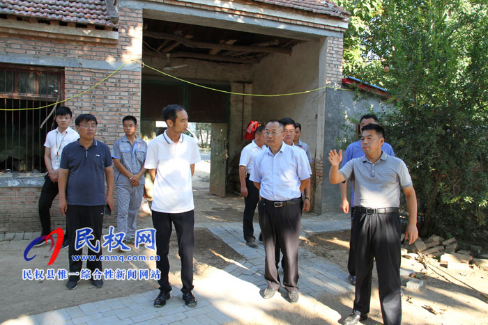 县政协党组书记、主席周明河到白云寺镇青行村调研企业扶贫工作 县政协党组书记、主席周明河到白云寺镇青行村调研企业扶贫工作