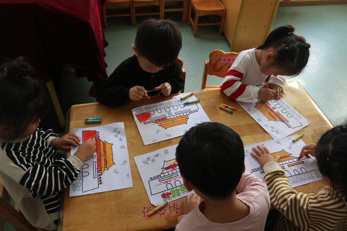 民东新区实验幼儿园开展“庆祝国庆节”活动