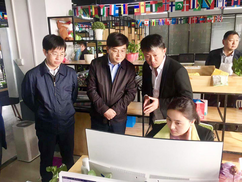 县委副书记、县长张团结带队赴豫发集团开展招商活动 县委副书记、县长张团结带队赴豫发集团开展招商活动