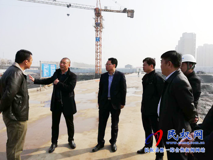 县委常委、常务副县长李启峰调研指导安置房建设工作