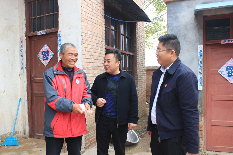 团县委、县工信局温暖行动助力建档立卡贫困大学生圆梦 团县委、县工信局温暖行动助力建档立卡贫困大学生圆梦