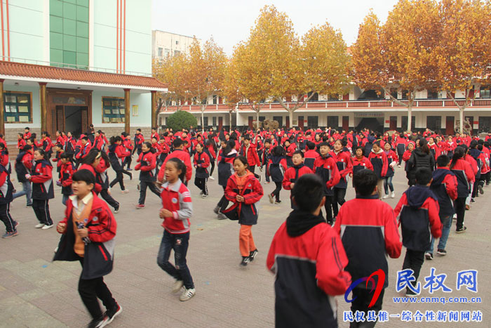 民权县实验小学阳光体育大课间精彩纷呈 民权县实验小学阳光体育大课间精彩纷呈