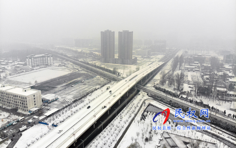 我县今冬的第一场雪飘然而至 我县今冬的第一场雪飘然而至