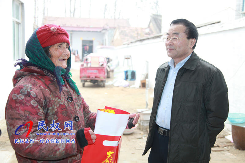 市政府副秘书长任善礼到我县龙塘镇邢庄村走访慰问贫困户 市政府副秘书长任善礼到我县龙塘镇邢庄村走访慰问贫困户