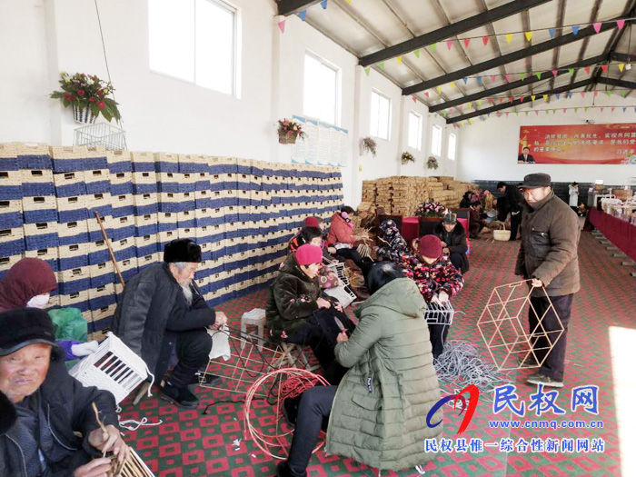老颜集乡:扶贫车间里的“庆元旦编织比赛” 老颜集乡:扶贫车间里的“庆元旦编织比赛”