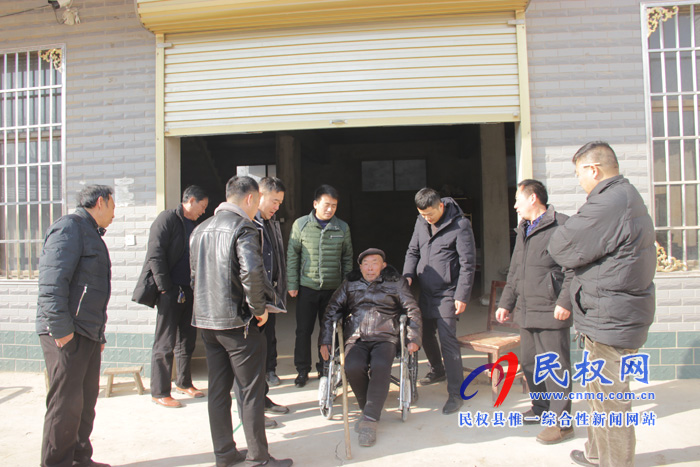 扶贫轮椅送到家 群众心里乐开花 扶贫轮椅送到家 群众心里乐开花