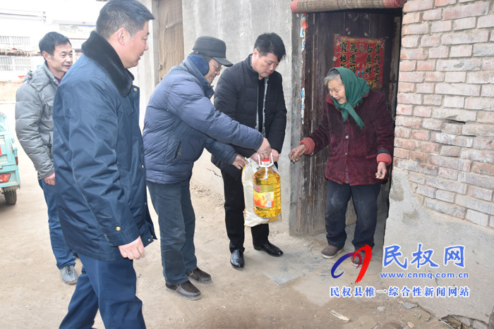 民权县交通运输局深入帮扶村慰问贫困群众和老党员 民权县交通运输局深入帮扶村慰问贫困群众和老党员