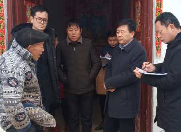 县委群工部长陈鸿志到到王庄寨镇督导脱贫攻坚工作 县委群工部长陈鸿志到到王庄寨镇督导脱贫攻坚工作