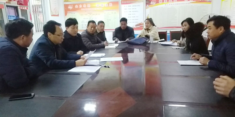县委常委、常务副县长李启峰到林七乡调研督导脱贫攻坚工作 县委常委、常务副县长李启峰到林七乡调研督导脱贫攻坚工作