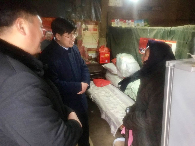 县委副书记、县长张团结到我县部分乡镇督导脱贫攻坚工作 县委副书记、县长张团结到我县部分乡镇督导脱贫攻坚工作