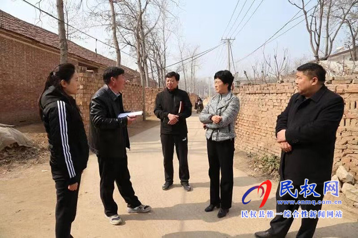 县人大主任周燕、副县长朱琳到老颜集乡督导脱贫攻坚工作 县人大主任周燕、副县长朱琳到老颜集乡督导脱贫攻坚工作