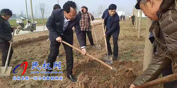 县委常委、常务副县长李启峰参加林七乡2019年春季义务植树活动 县委常委、常务副县长李启峰参加林七乡2019年春季义务植树活动