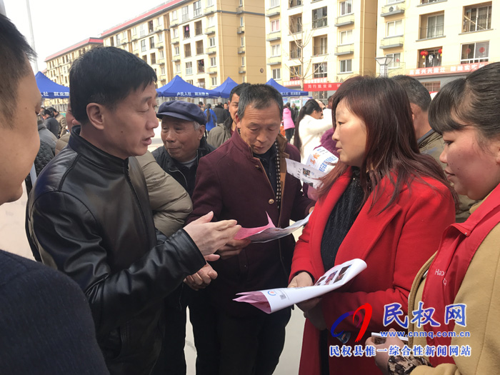 政府搭桥联姻 企业招贤纳--民权县高新区带领企业外出招工