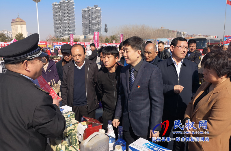 我县举行“3.15国际消费者权益日”宣传活动 我县举行“3.15国际消费者权益日”宣传活动