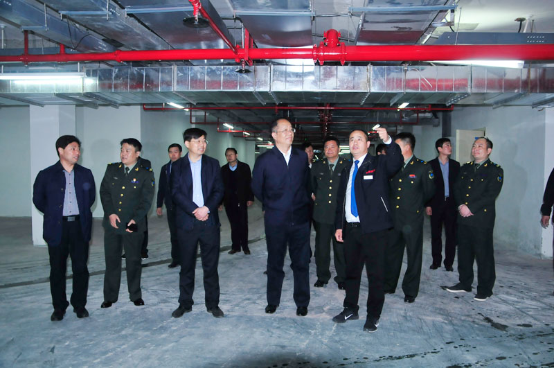 省人防办党组书记、主任贾宏伟到我县调研人防项目建设和脱贫攻坚工作 省人防办党组书记、主任贾宏伟到我县调研人防项目建设和脱贫攻坚工作
