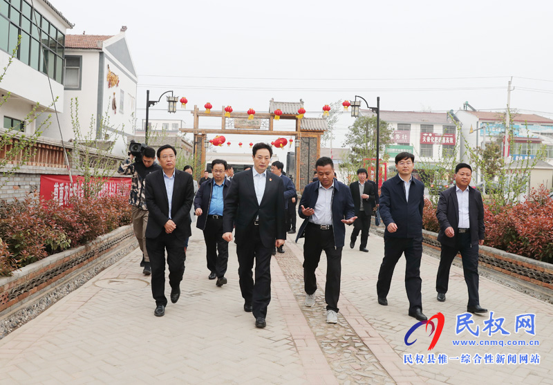 市长张建慧调研我县国土绿化工作开展情况 市长张建慧调研我县国土绿化工作开展情况