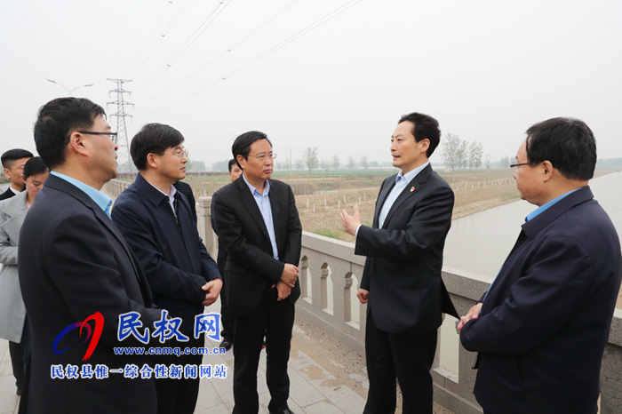 市长张建慧调研我县国土绿化工作开展情况 市长张建慧调研我县国土绿化工作开展情况