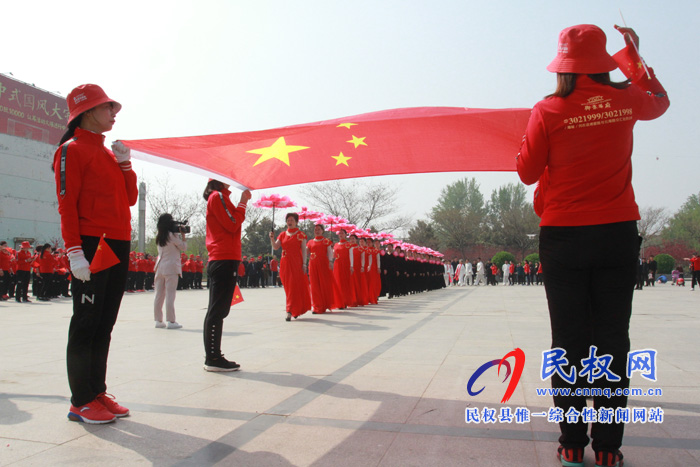 民权:一场快闪演绎“我和我的祖国” 民权:一场快闪演绎“我和我的祖国”
