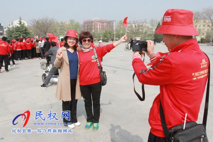 民权：一场快闪演绎“我和我的祖国”