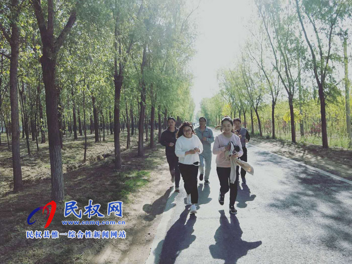 申甘林带徒步行 强身健体愉身心 申甘林带徒步行 强身健体愉身心