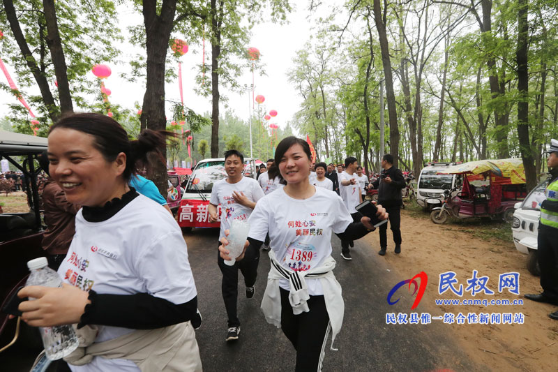 “多彩槐林・魅力民权”彩虹跑激情“开跑” “多彩槐林・魅力民权”彩虹跑激情“开跑”