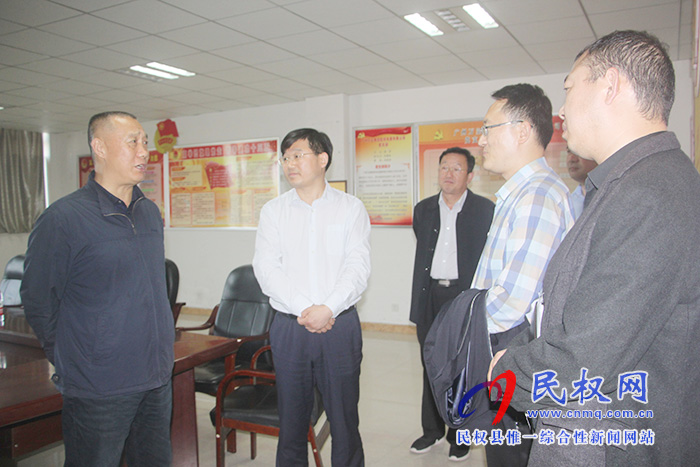 人民日报河南分社采编中心主任马跃峰一行到我县调研 人民日报河南分社采编中心主任马跃峰一行到我县调研