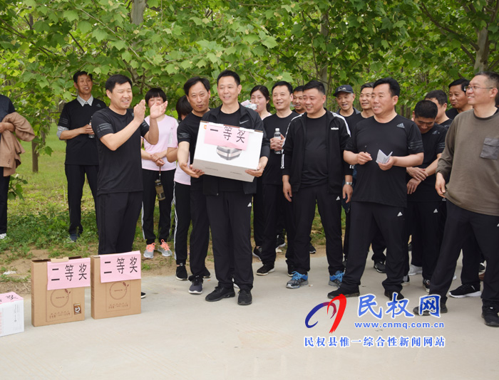 民权县粮食收储中心庆祝新中国成立70周年“放飞心情,健行健康”徒步行 民权县粮食收储中心庆祝新中国成立70周年“放飞心情,健行健康”徒步行