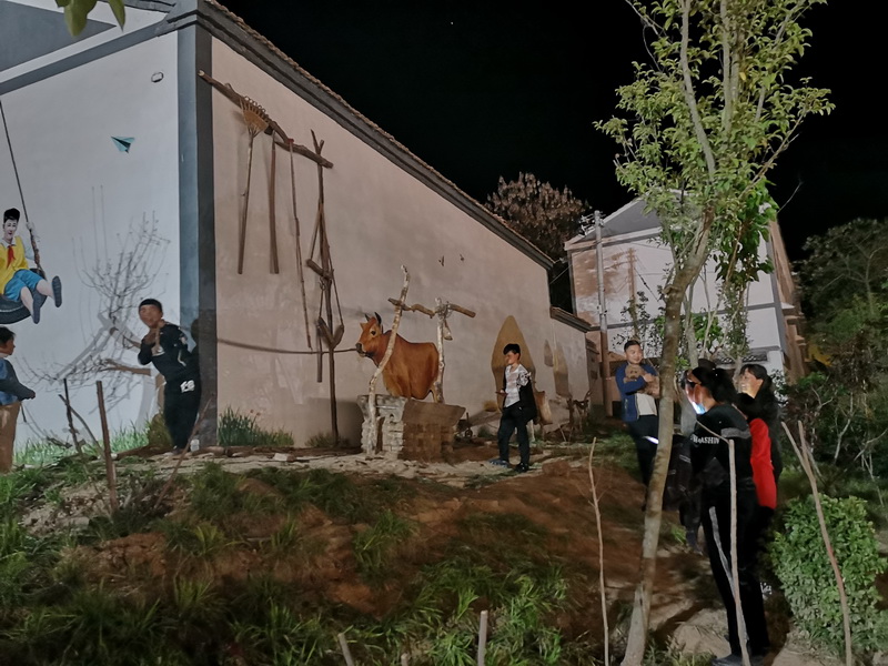 花园乡赵洪坡村“夜游模式”备受游客追捧 花园乡赵洪坡村“夜游模式”备受游客追捧