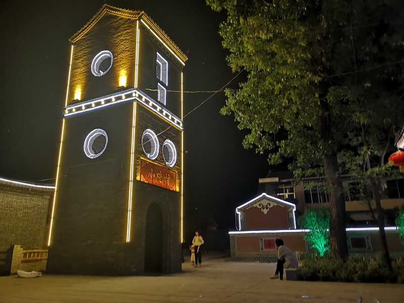 花园乡赵洪坡村“夜游模式”备受游客追捧 花园乡赵洪坡村“夜游模式”备受游客追捧