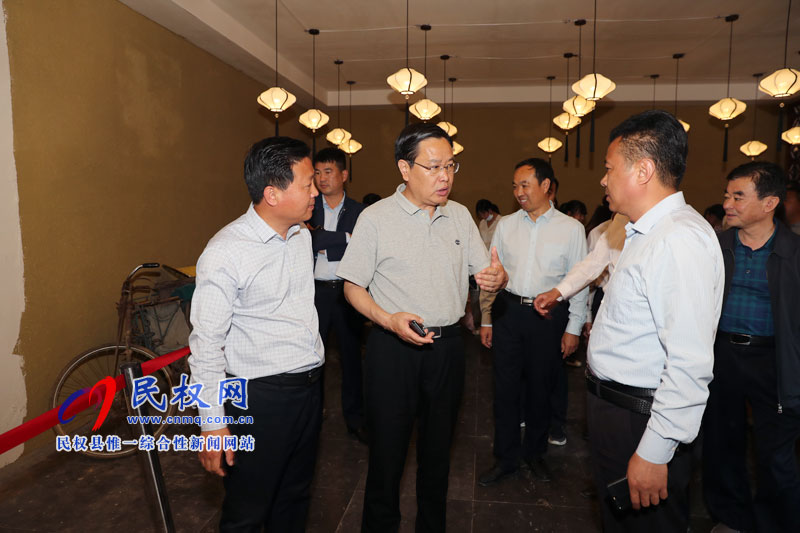 市人大常委会副主任、民权县委书记姬脉常指导花园乡赵洪坡村民俗文化节及五一安保工作 市人大常委会副主任、民权县委书记姬脉常指导花园乡赵洪坡村民俗文化节及五一安保工作