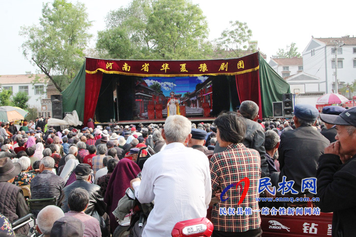 花园乡万名群众家门口听大戏 花园乡万名群众家门口听大戏