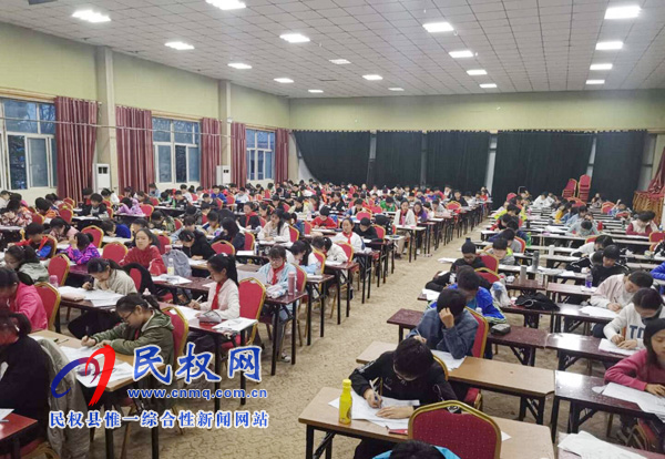 大山外语学业水平测评暨学业规划家庭教育讲座召开 大山外语学业水平测评暨学业规划家庭教育讲座召开