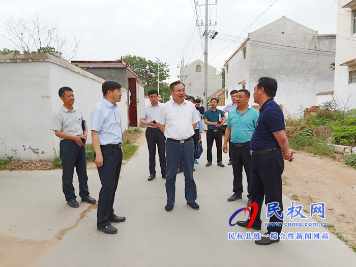 市委常委、常务副市长吴祖明到我县龙塘镇邢庄村开展“三•五”基层工作日活动 市委常委、常务副市长吴祖明到我县龙塘镇邢庄村开展“三•五”基层工作日活动