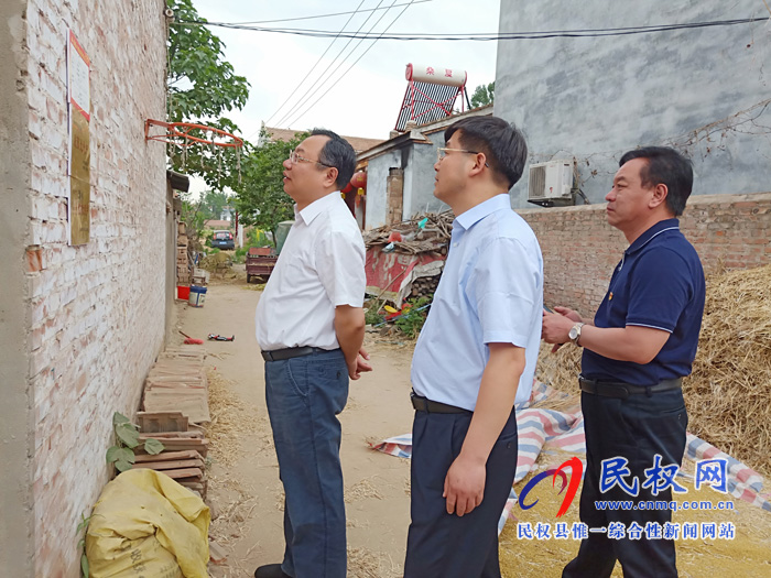 市委常委、常务副市长吴祖明到我县龙塘镇邢庄村开展“三•五”基层工作日活动 市委常委、常务副市长吴祖明到我县龙塘镇邢庄村开展“三•五”基层工作日活动