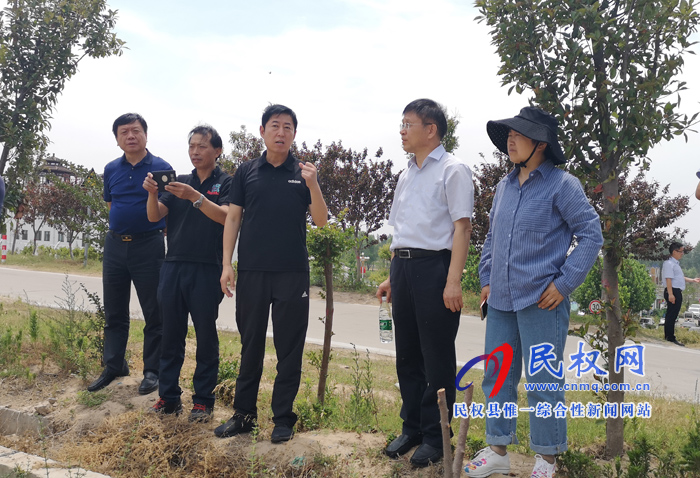 河南省诗歌学会采风团到我县开展文学采风活动 河南省诗歌学会采风团到我县开展文学采风活动