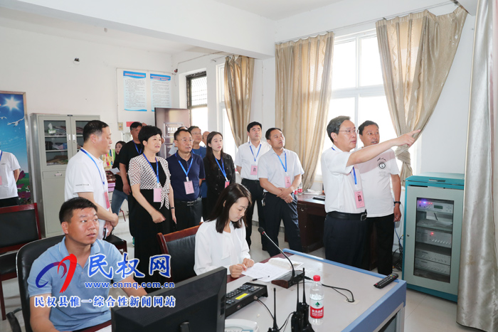 市人大常委会副主任、县委书记姬脉常带队巡视高考工作 市人大常委会副主任、县委书记姬脉常带队巡视高考工作