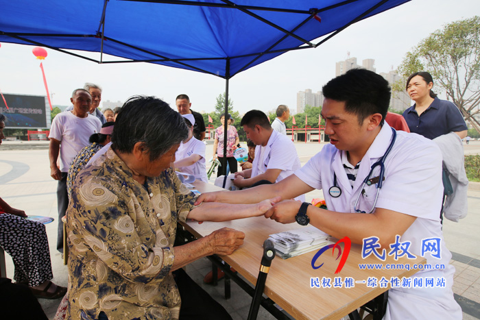 尚德守法 全面推进“双安双创”建设让人民生活更美好----民权县2019年食品安全宣传周启动 尚德守法 全面推进“双安双创”建设让人民生活更美好----民权县2019年食品安全宣传周启动