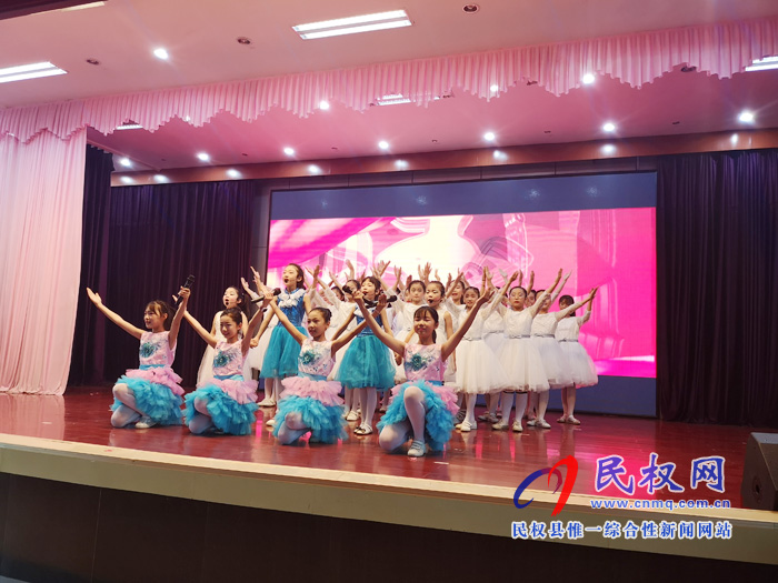 我县举办庆祝新中国成立70周年“人民医院杯”经典诵读展演活动 我县举办庆祝新中国成立70周年“人民医院杯”经典诵读展演活动