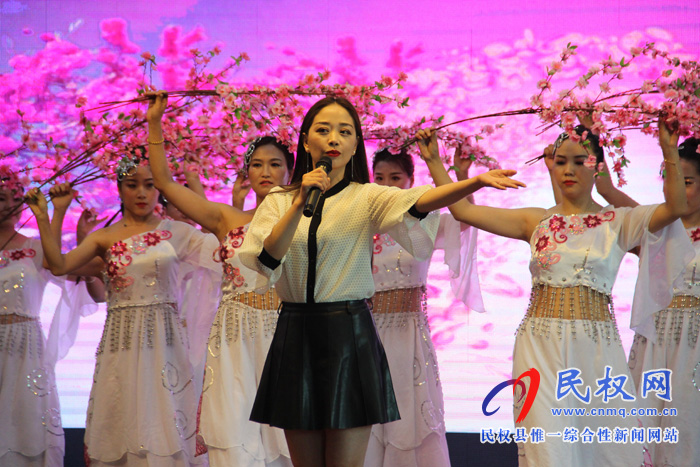 我县举办庆祝新中国成立70周年“人民医院杯”经典诵读展演活动 我县举办庆祝新中国成立70周年“人民医院杯”经典诵读展演活动