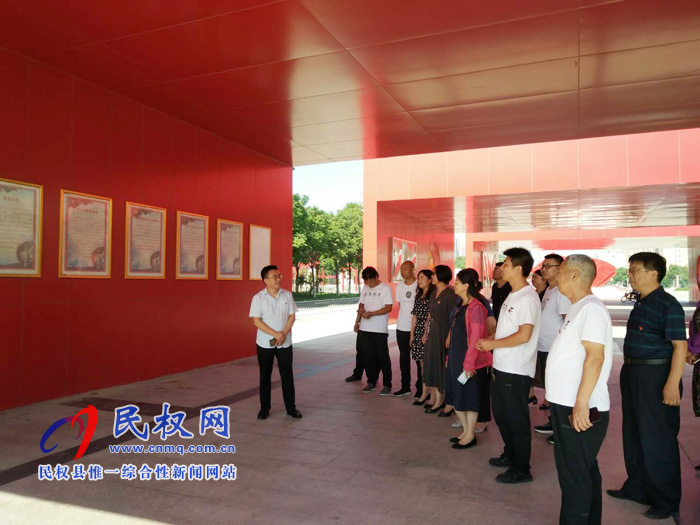 县畜牧局为庆祝建党98周年举行宣誓活动 县畜牧局为庆祝建党98周年举行宣誓活动