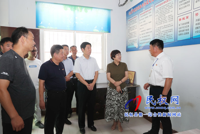 市委宣传部副部长、市新闻出版局局长刘瑞芳到我县调研 市委宣传部副部长、市新闻出版局局长刘瑞芳到我县调研