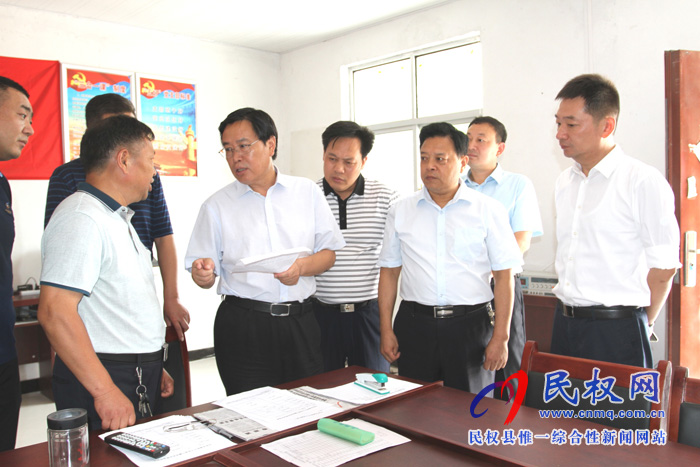市人大常委会副主任、县委书记姬脉常调研乡镇农村人居环境改善及农户改厕等工作 市人大常委会副主任、县委书记姬脉常调研乡镇农村人居环境改善及农户改厕等工作