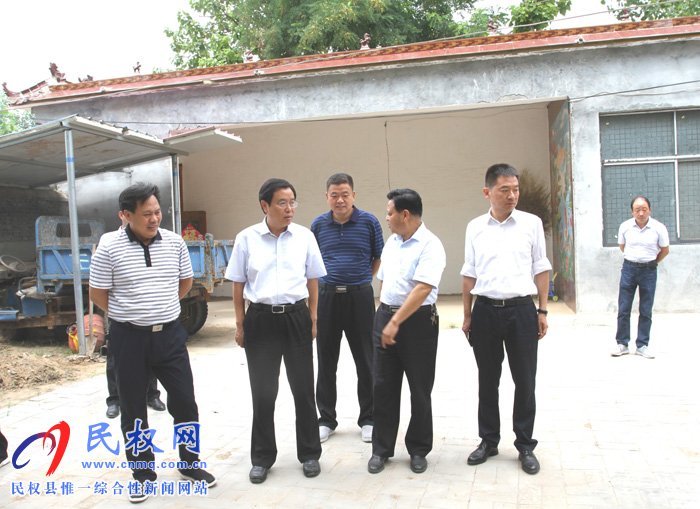 市人大常委会副主任、县委书记姬脉常调研乡镇农村人居环境改善及农户改厕等工作 市人大常委会副主任、县委书记姬脉常调研乡镇农村人居环境改善及农户改厕等工作