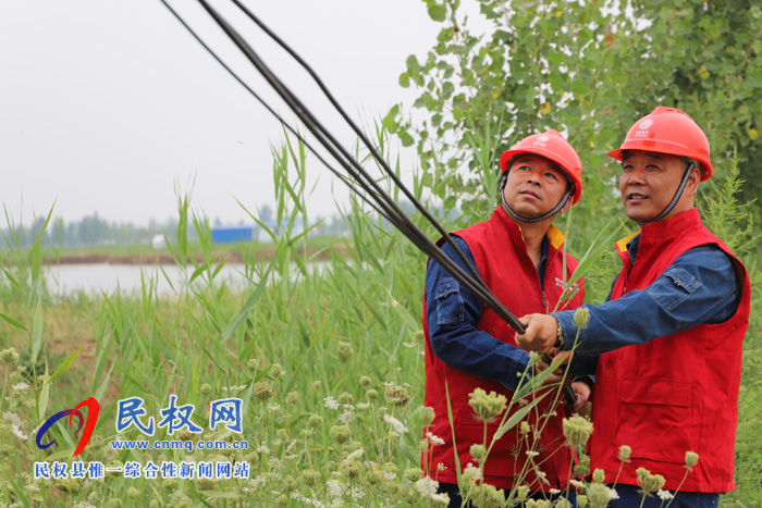 供电公司:心怀感恩送锦旗 原来只为几塘雨 供电公司:心怀感恩送锦旗 原来只为几塘雨