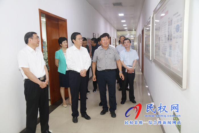 市人大常委会副主任、县委书记姬脉常到河南大学金明校区参观考察 市人大常委会副主任、县委书记姬脉常到河南大学金明校区参观考察