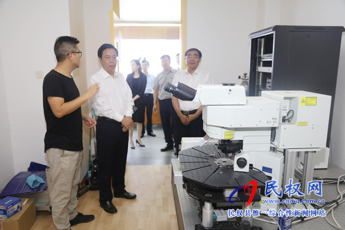 市人大常委会副主任、县委书记姬脉常到河南大学金明校区参观考察 市人大常委会副主任、县委书记姬脉常到河南大学金明校区参观考察