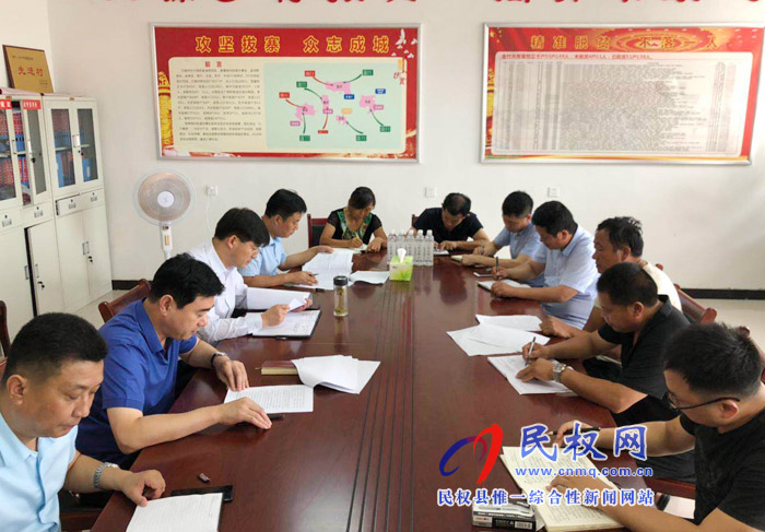县委副书记、县长张团结到绿洲街道办事处亓堂村开展“三·五”基层工作日活动 县委副书记、县长张团结到绿洲街道办事处亓堂村开展“三·五”基层工作日活动