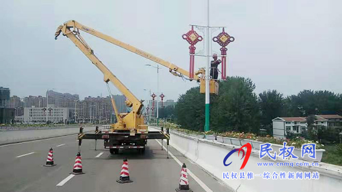 城管局路灯管理所加强路灯维修、维护,保证安全亮化 城管局路灯管理所加强路灯维修、维护,保证安全亮化
