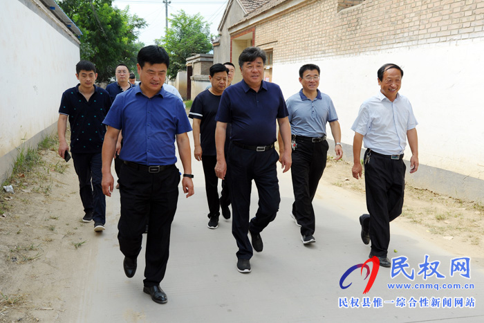 市人大常委会副主任、市总工会主席刘沛到白云寺镇开展三五基层工作日活动 市人大常委会副主任、市总工会主席刘沛到白云寺镇开展三五基层工作日活动