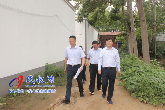省农业农村厅农村人居环境处处长唐新伟到我县调研农村厕所改造工作 省农业农村厅农村人居环境处处长唐新伟到我县调研农村厕所改造工作